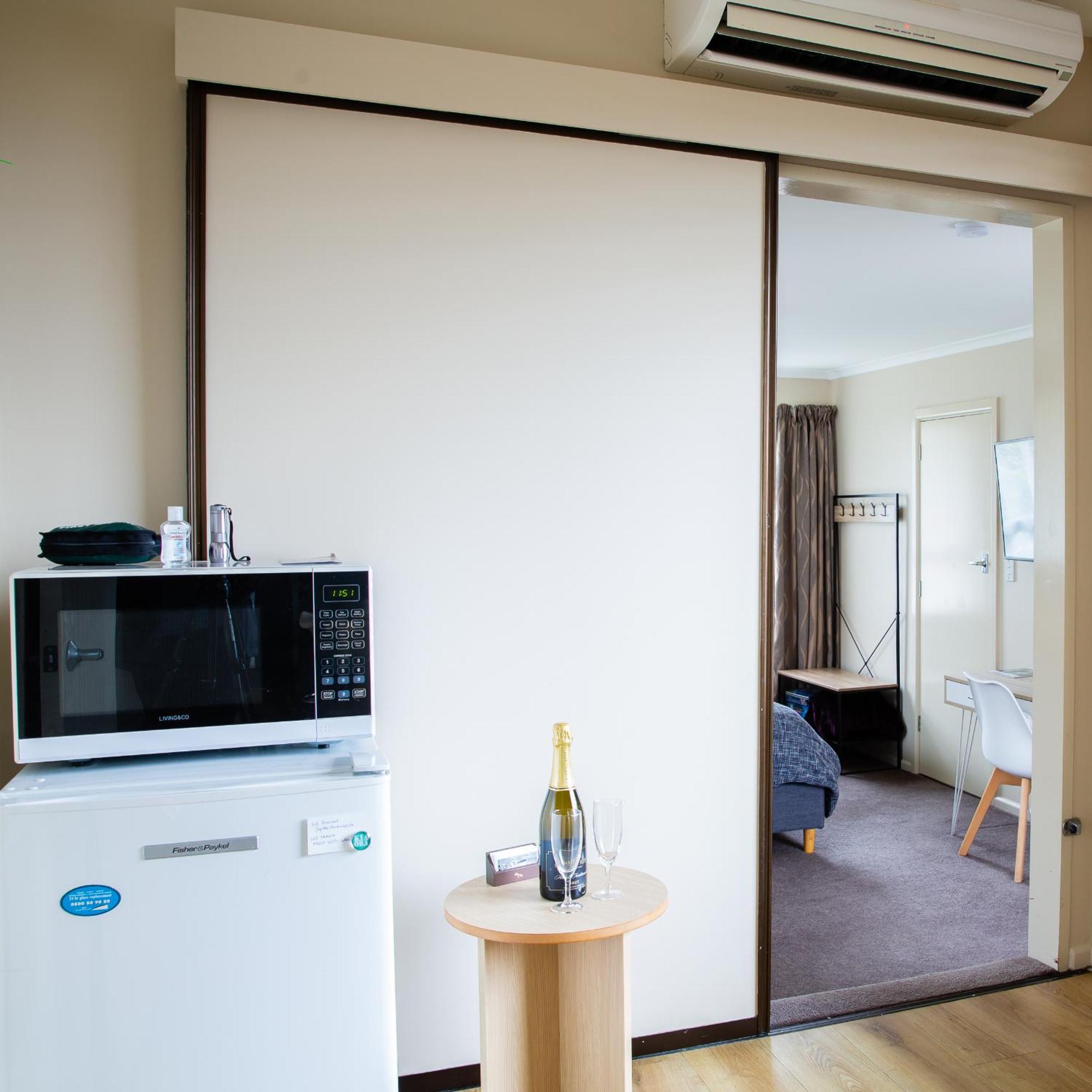 Chic Private Studio 5 Mins From Airport And Shops Villa Christchurch Bagian luar foto